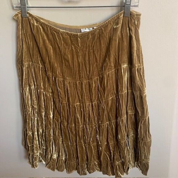 CACHE Crushed Velvet Tiered Ruffle Skirt Gold Womens Size 8 Whimsy Goth - Picture 5 of 15